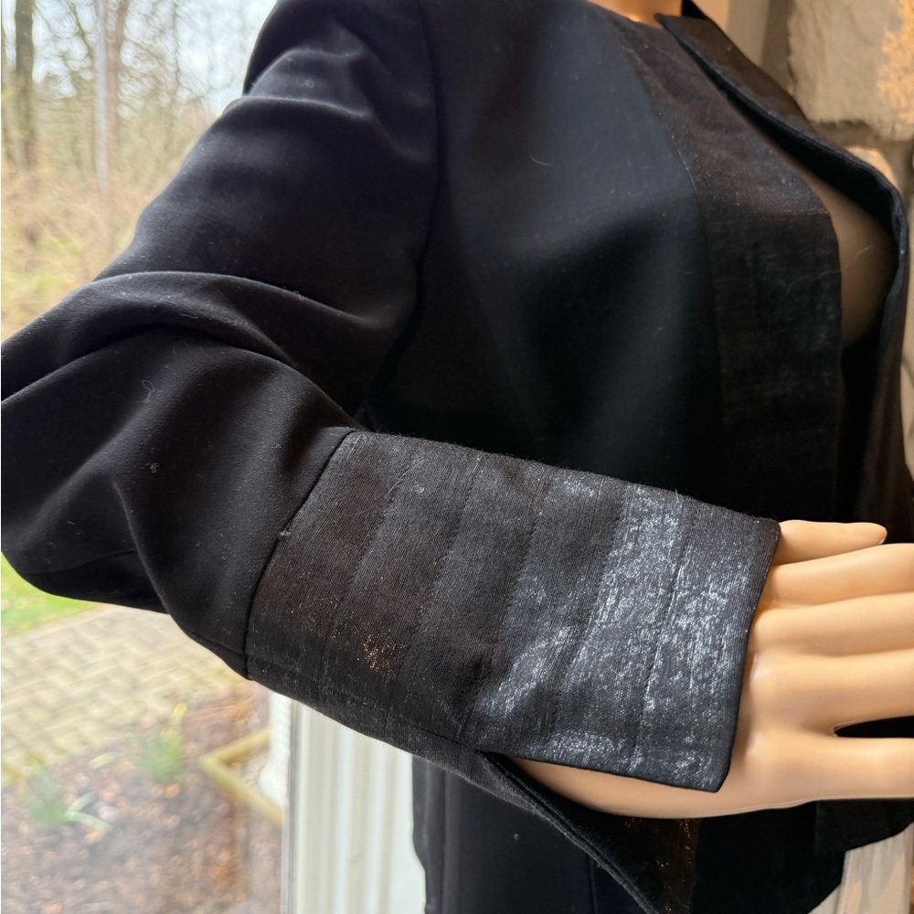 AKRIS Elegant Black Women's Jacket - Picture 3 of 8